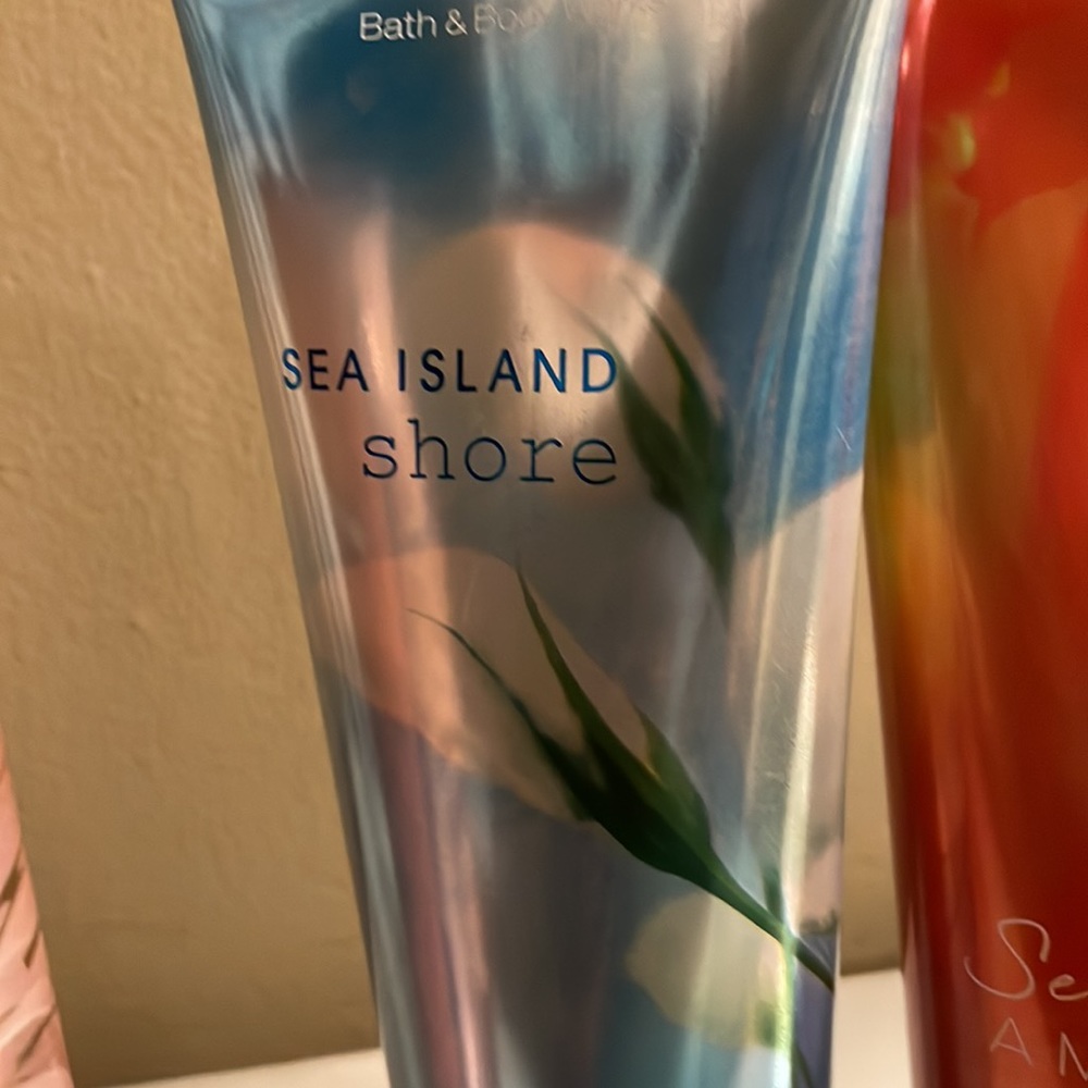 Bath & Body Works - Picture 3 of 4